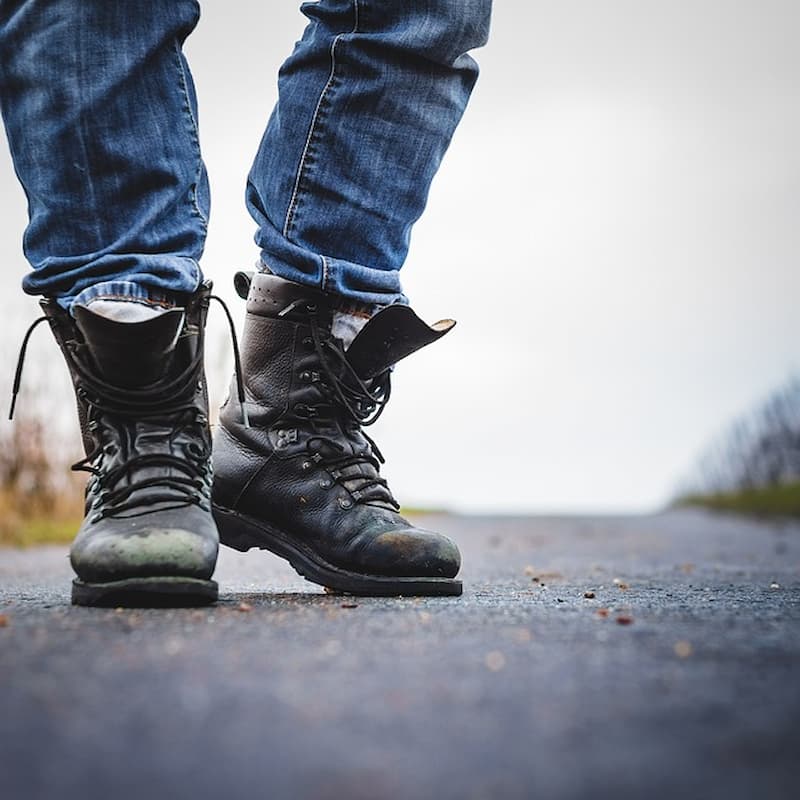 how to remove scuffs from rubber shoes